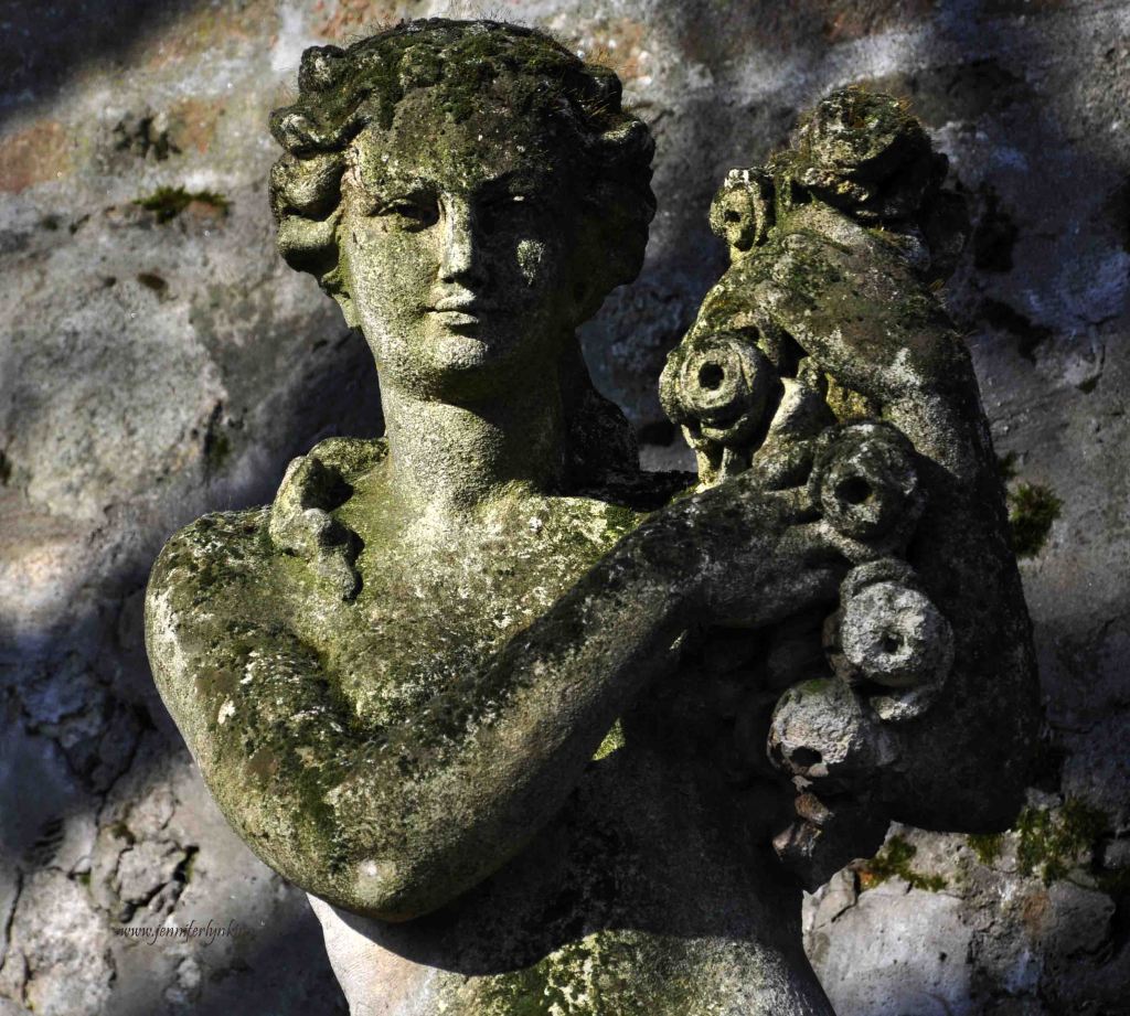 Age with Beauty: Beauty with Age, an original sculpture, Italy's Veneto